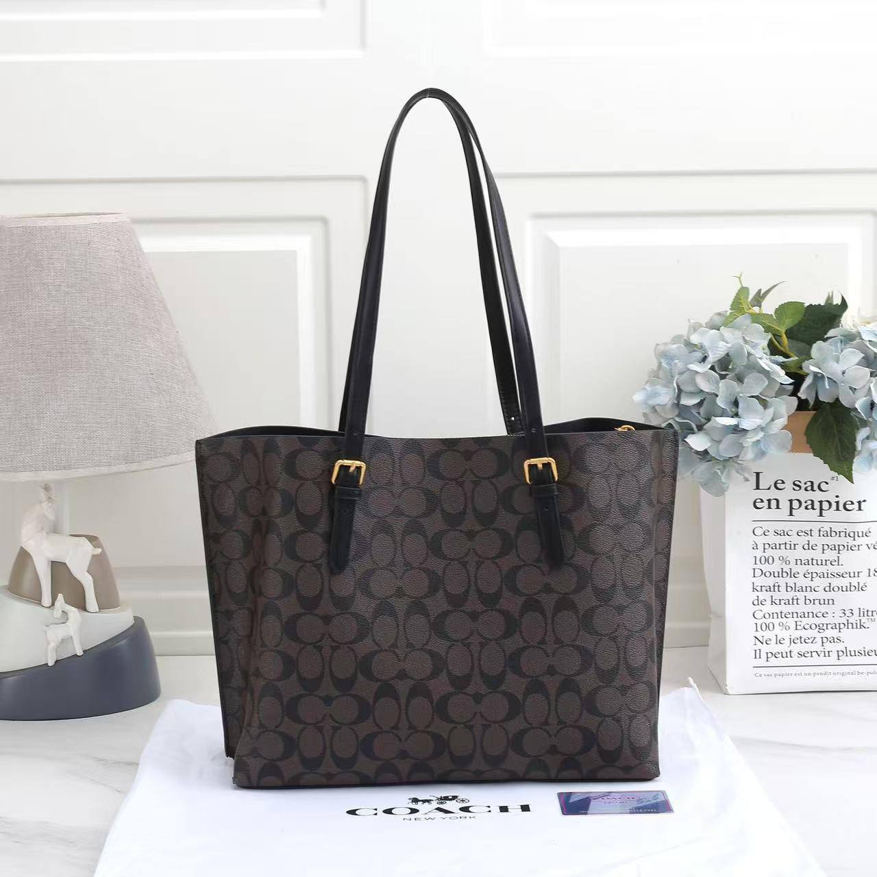COACH 
 HIGH QUALITY  
115 dhs✅

Zain39
♥️♥️♥️
