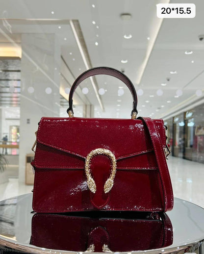 Gucci Dionysus
1️⃣ First quality +🎁
Size : 20 ~ 18 * 12 cm
80 dhs✅
with box🎁

Zain115
♥️♥️♥️