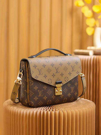 LV
90 DHS✅

With box
🎁🎁🎁

25 cm

Zain219
♥️♥️♥️