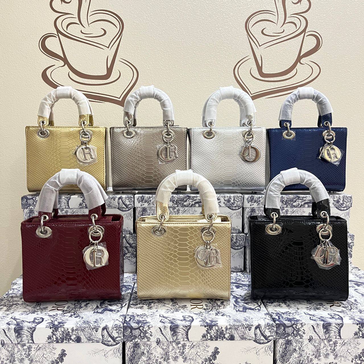 Chanel
95 dhs💓

Zain129
♥️♥️♥️