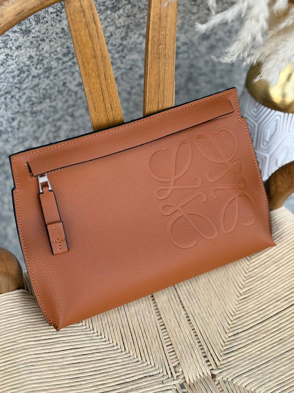 New collection✨✨✨
LOEWE
30cm
310 dhs🪙🌨️
Top quality 
With box🎁

Zain167
♥️♥️♥️
