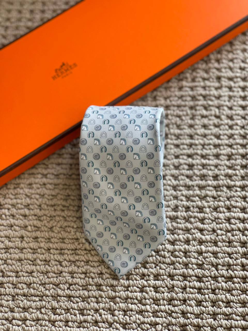 HERMES
TIE
*New Collection*
*Master Quality*
180 dhs💓

Zain179
♥️♥️♥️