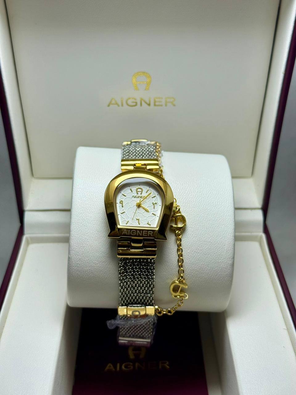 Aigner Ladies

80 dhs🇦🇪🇦🇪

Zain29
♥️♥️♥️