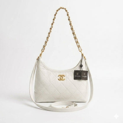 CHANEL ʜᴏʙᴏ 
sʜᴏᴜʟᴅᴇʀ ʙᴀɢ
ɢʀᴀɪɴᴇᴅ ᴄᴀʟғsᴋɪɴ
ɢʟᴏssʏ ʟᴇᴀᴛʜᴇʀ
ɢᴏʟᴅ ᴄʜᴀɪɴ ʙᴇʟᴛ
ᴡɪᴛʜ ʟᴏɴɢ ʙᴇʟᴛ sᴛʀᴀᴘ
ɢᴏʟᴅ ʜᴀʀᴅᴡᴀʀᴇ
sɪᴢᴇ : 28 cm
ᴡɪᴛʜ BOX
🎁🎁🎁

80 dhs✅

Zain31
♥️♥️♥️