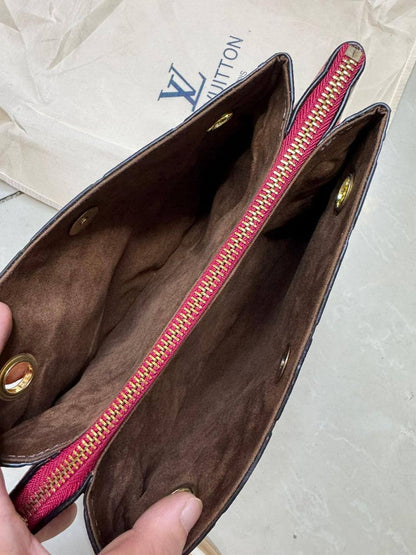 🎉 Offer 🎊  LV Surene
1⃣️ First quality
Size: 23 * 14 cm
70 dhs🪙🌨️
Limit Stock ⛔️⛔️

Zain115
♥️♥️♥️