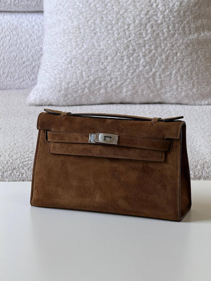 Hermes
pochette 21cm💥Master quality ✅with box📦
420 dhs❣️

Zain52
♥️♥️♥️