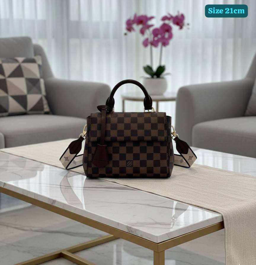 LV
Good quality 

with box 
115 dhs🇦🇪🇦🇪

Zain186
♥️♥️♥️