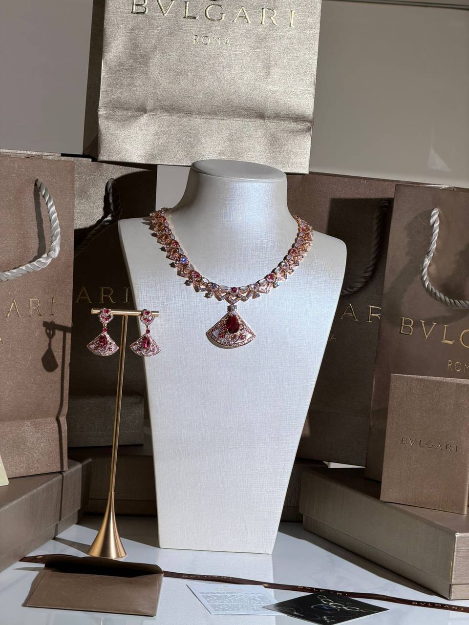 *BVlGARI*
New Collection 😍

Quality: Super Master 
Non -Tarnish color
For Price 👇 WTSP Text Zain 0568585901

Zain268
♥️♥️♥️