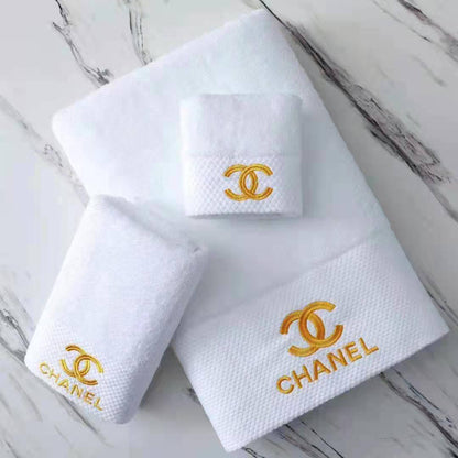 New collection 🔥🔥🔥
Towel
Master quality 
100%%% cotton ✅✅
Soft and smooth 
Full set 3pcs 
120 dhs✅

Zain99
♥️♥️♥️