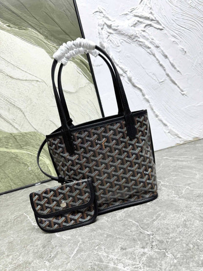 Goyard🙋🏻‍♀️💕
Master🌺🌺
20cm🫶🏼🫶🏼 
190 dhs💓

Zain297
♥️♥️♥️