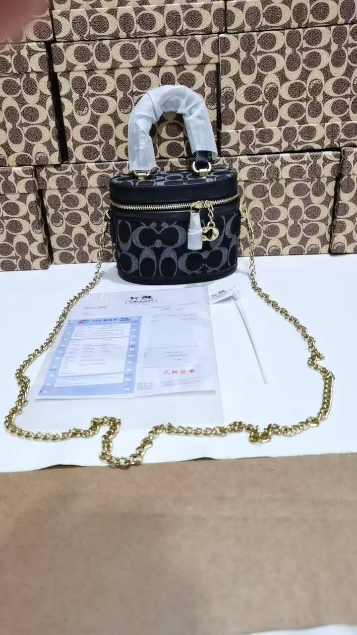 Coach

withbox 🎁🎁🎁

95 dhs🌺

Zain143