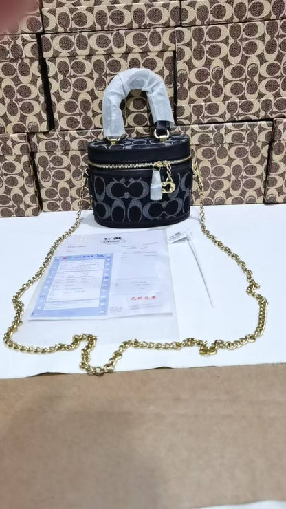 Coach

withbox 🎁🎁🎁

95 dhs🌺

Zain143