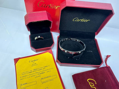 Stainless steel SET 💯
Bangle love and nail. 🦋
(Size bangle nail 14,15,16,17,18,19)
(Love bangle 14,15,16,17,18,19,20)
Non tarnish 💯
Love ring 💍 
(Size 6,7,8,9)
With black boxes 📦 
20 dhs🪙💕
With normal boxes 📦 
And paper bag 🛍️
30 dhs🪙💕
With sam