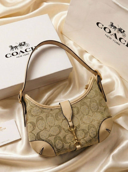 Coach
115 dhs❣️
SIZE：24cm
Good quality 

with box 
🎁🎁🎁

Zain35
♥️♥️♥️