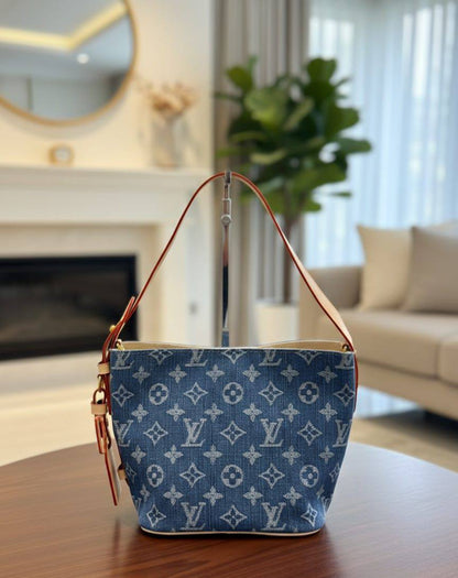 LV ALL IN BB 
17-25*13*18cm 
95 dhs🪙💕

with BOX
🎁🎁🎁

Zain44
♥️♥️♥️