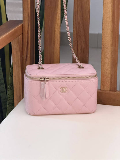 CHANEL 
Super Master Quality ⚡️
Original Packing 🎁
Size 17Cm📏
For Price 👇 WhatsApp✅
0568585901 
0507557372
0552275751 Owner Zain 👌

Zain321
♥️♥️♥️