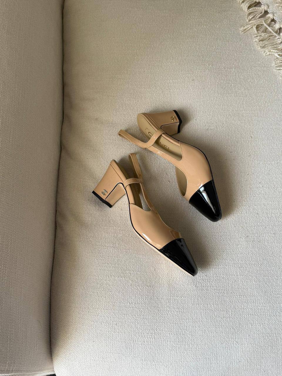 Chanel
AAA Quality
Size 36 to 41
450 dhs✅

Zain288
♥️♥️♥️