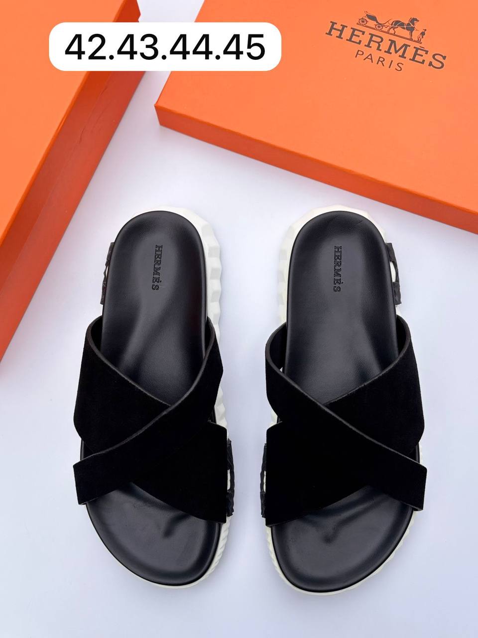 Hermes slipper (men) 
120 dhs🪙🌨️
Size 40-45

Zain55
♥️♥️♥️