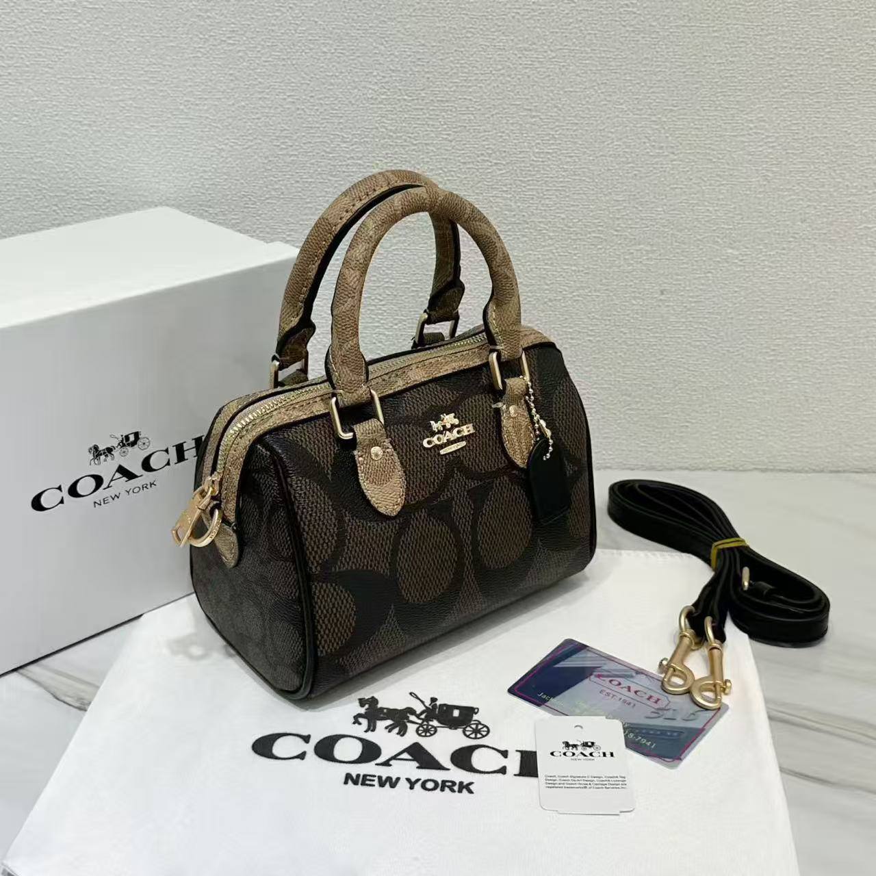 COACH
Best quality WITH BOX
100 dhs🇦🇪🇦🇪
size 17CM

Zain290
♥️♥️♥️