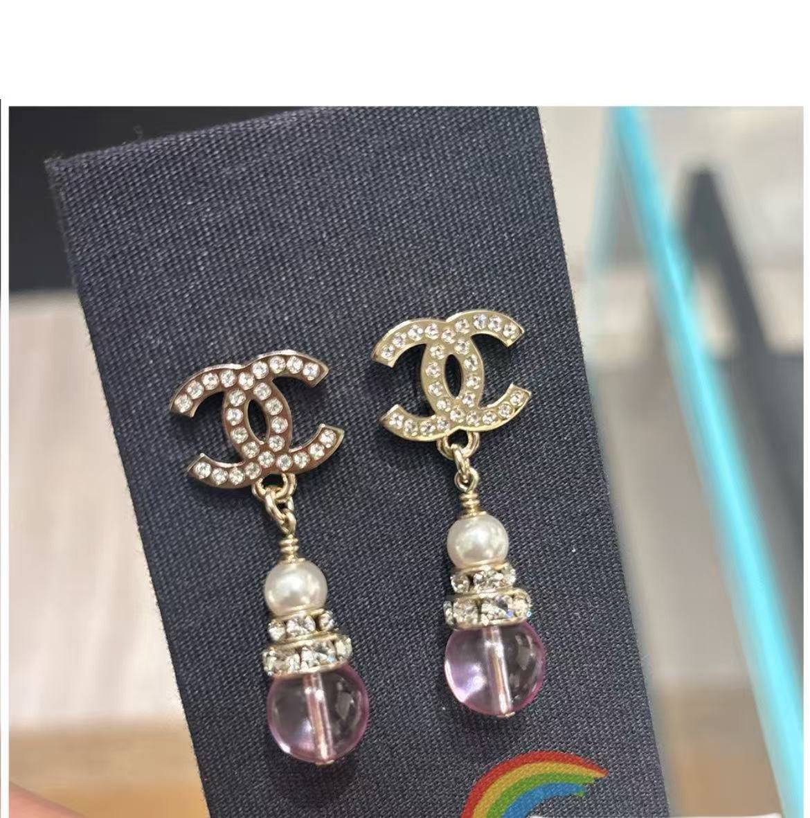 CHANEL MASTER
EARRING💫✨
65 DHS🇦🇪🇦🇪
WITH BOX AND PAPER BAG🛍️🎁

Zain89
♥️♥️♥️