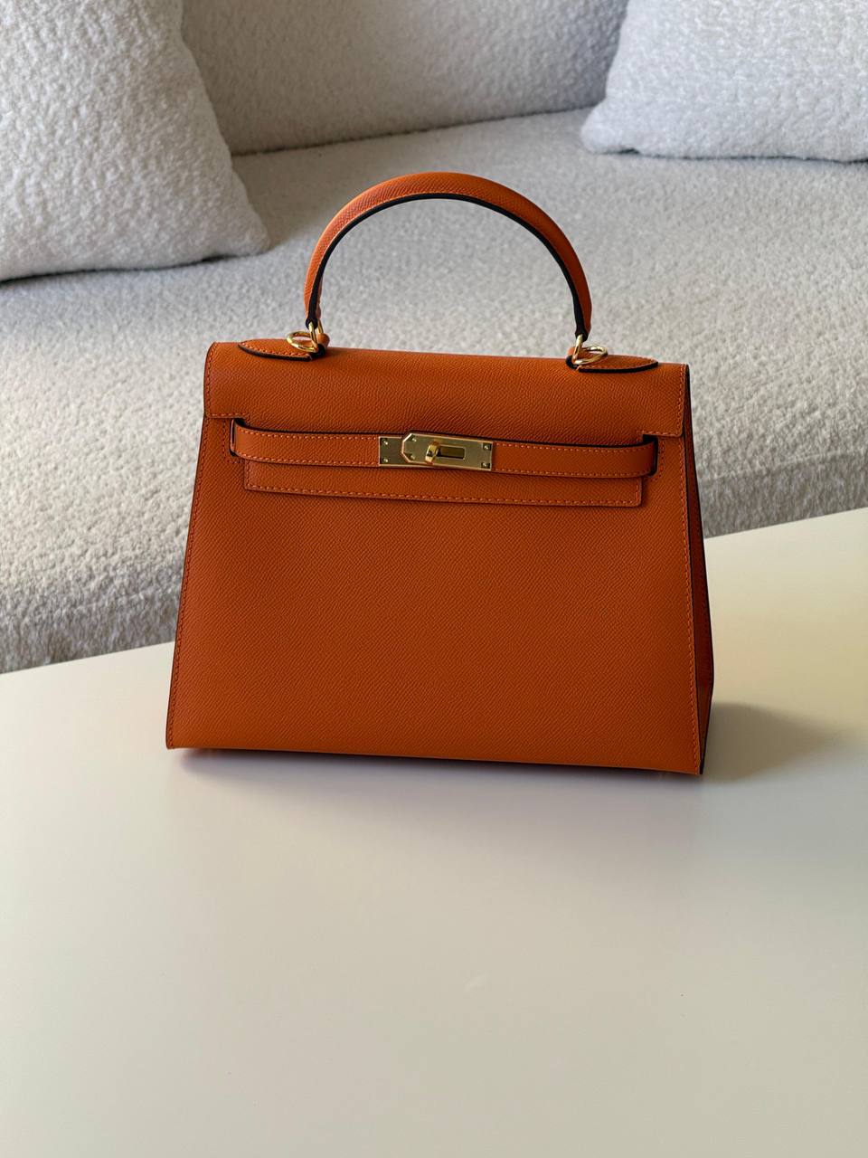 Hermes kelly epsom 28cm💕
master quality😍

with box❤️
🎁🎁🎁

420 dhs🪙💕

Zain52
♥️♥️♥️