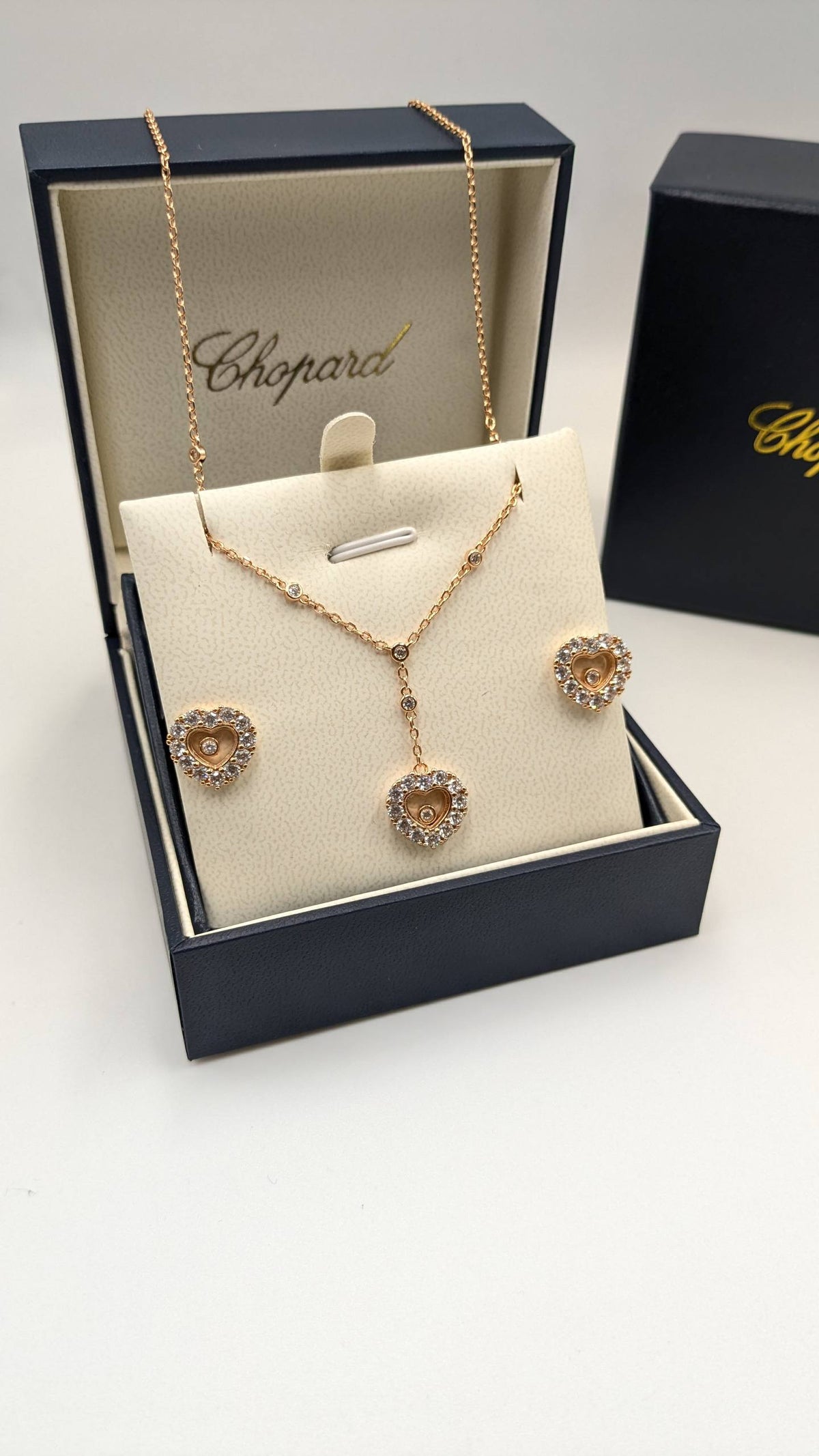 Chopard
Master Quality
Necklace & Earrings

145 dhs🇦🇪 with Normal Box 🎁
200 dhs🇦🇪 with Master Box 🎁

Zain210
♥️♥️♥️