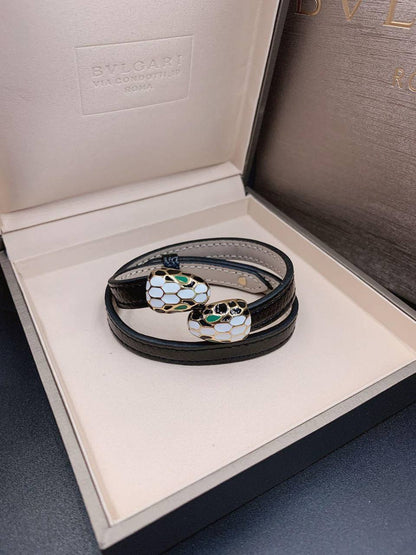 BVLGARI MASTER
LEATHER BRACELET
65 DHS🇦🇪
WITH NORMAL BOX AND PAPER BAG🎁🛍️

Zain89
♥️♥️♥️