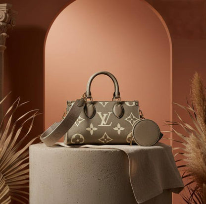 LV
ᴇᴀsᴛ ᴡᴇsᴛ ᴏɴ ᴛʜᴇ ɢᴏ
ᴡɪᴛʜ ᴄᴏɪɴ ᴘᴜʀsᴇ
ʜᴀs ᴀ ᴛʀɪᴍ ʙᴇʟᴛ sᴛʀᴀᴘ
ɢᴏʟᴅ ʜᴀʀᴅᴡᴀʀᴇ
ᴍᴏɴᴏɢʀᴀᴍ ʟᴇᴀᴛʜᴇʀ
sɪᴢᴇ : 23 x 13 x 10 cm
ᴡɪᴛʜ BOX
🎁🎁🎁

115 dhs✅

Zain31
♥️♥️♥️