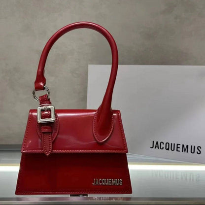 Jacquemus - LV
90 dhs🪙💕

Good quality 

with box
🎁🎁🎁

Zain35
♥️♥️♥️