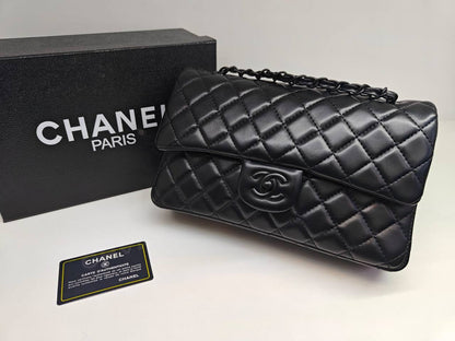 Chanel
120 dhs🇦🇪

with box
🎁🎁🎁

Zain235
♥️♥️♥️