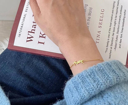 YSL SET🦋*
Necklace 🍁
Earring🌊
Bracelet ❣️
Master quality 💯
With normal boxes 🗃️ 
And paper bag 🛍️
115 dhs🪙🌨️

Zain216
♥️♥️♥️