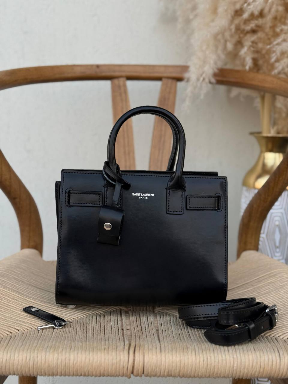 YSL
22cm
360 dhs✅
Top quality 
With box🎁

Zain167
♥️♥️♥️