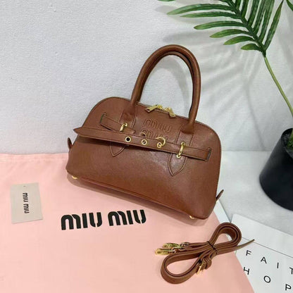MiuMiu 
80 dhs🪙🌨️

Zain42
♥️♥️♥️