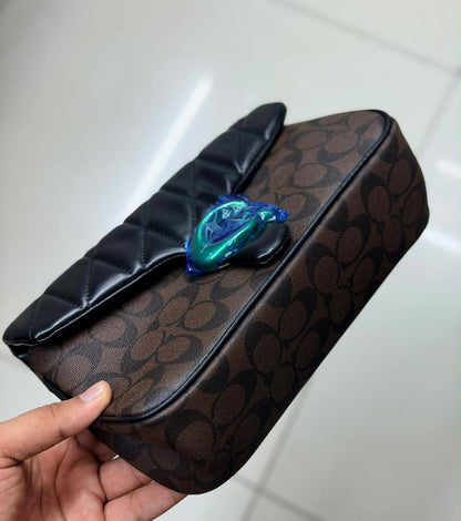 Coach

115 dhs 

Zain175
♥️♥️♥️