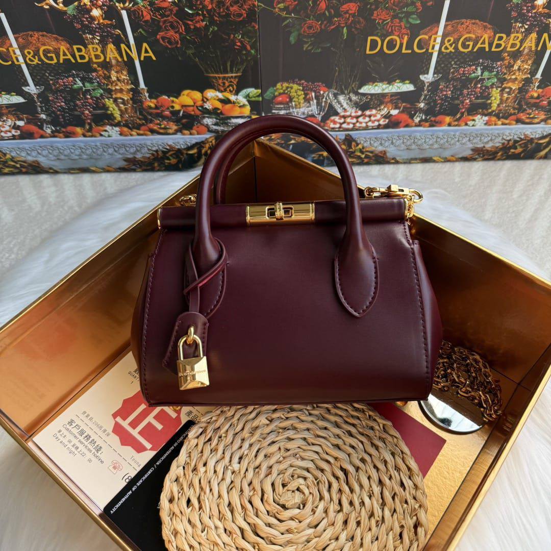D&G
Super Master Quality
AAA+
For Price 👇 WTSP Text Zain 0568585901
0507557372
0544061607

Zain274
♥️♥️♥️