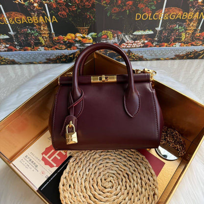D&G
Super Master Quality
AAA+
For Price 👇 WTSP Text Zain 0568585901
0507557372
0544061607

Zain274
♥️♥️♥️
