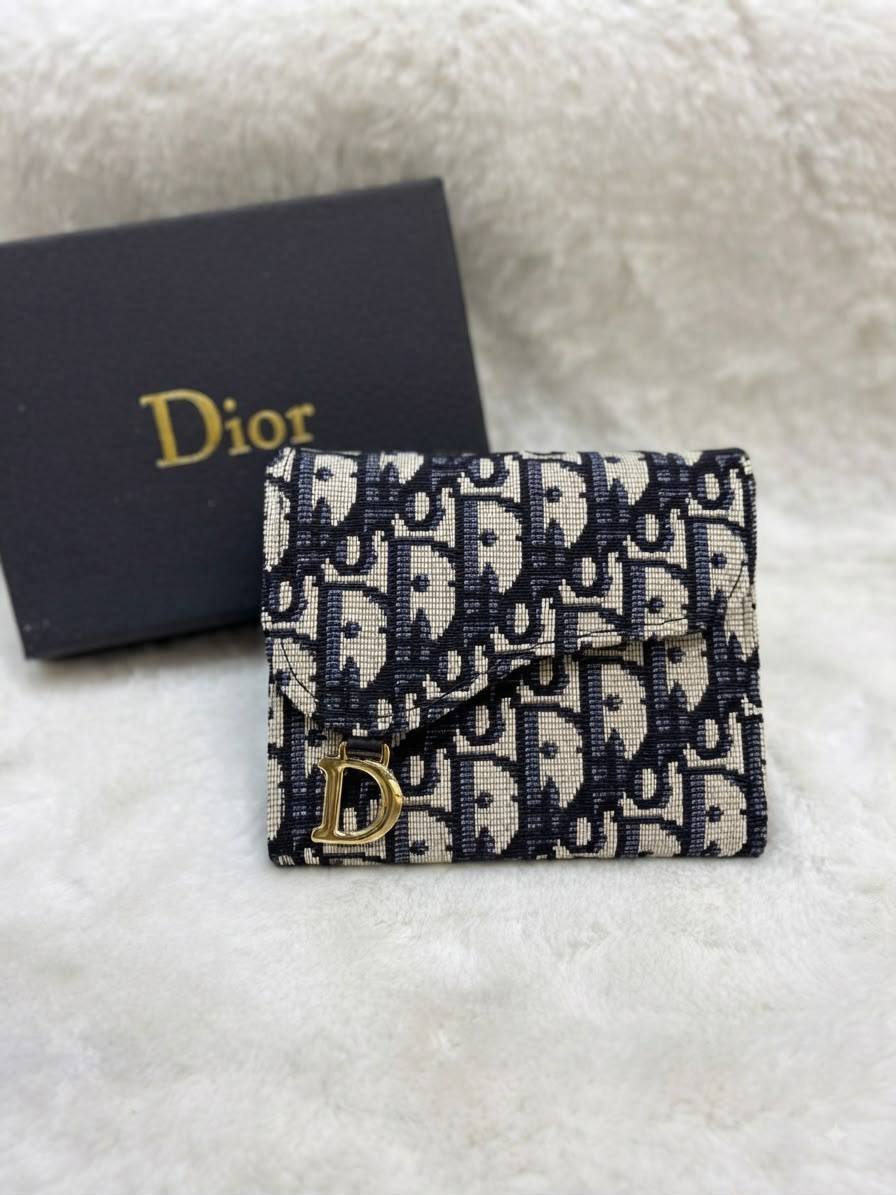 Dior YSL
NEW CAME
SMALL WALLET
GOOD QUALITY
30 dhs🇦🇪🇦🇪

Zain40
♥️♥️♥️