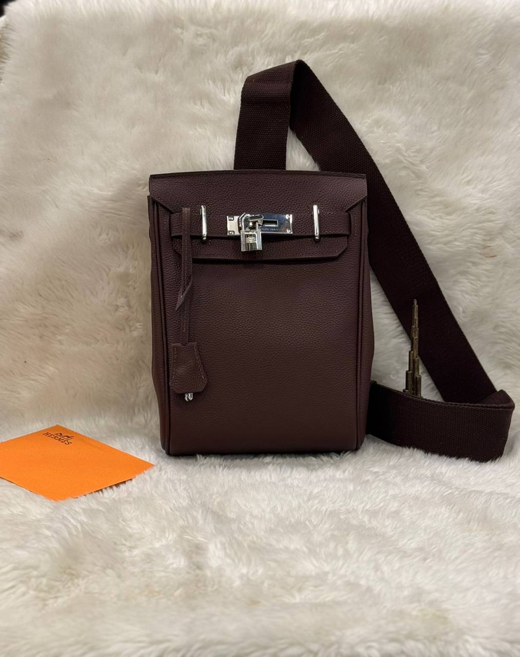 Hermes 
Master
  18Cm 

With Box
🎁🎁🎁

320 dhs✅

Zain131
♥️♥️♥️