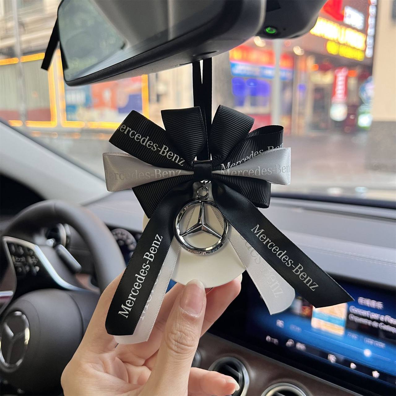 New arrival 
Chanel / Mercedes Benz car accessory with fragrance spray stone 
40 dhs✅

Zain243
♥️♥️♥️