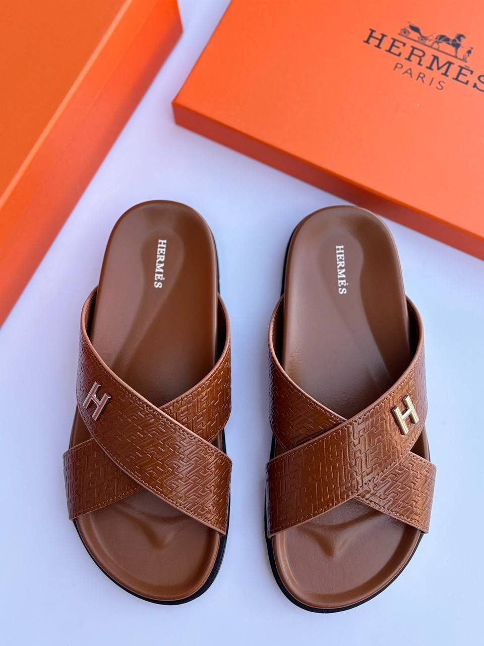 Hermes men slipper
120 dhs🇦🇪

40-46

Zain55
♥️♥️♥️
