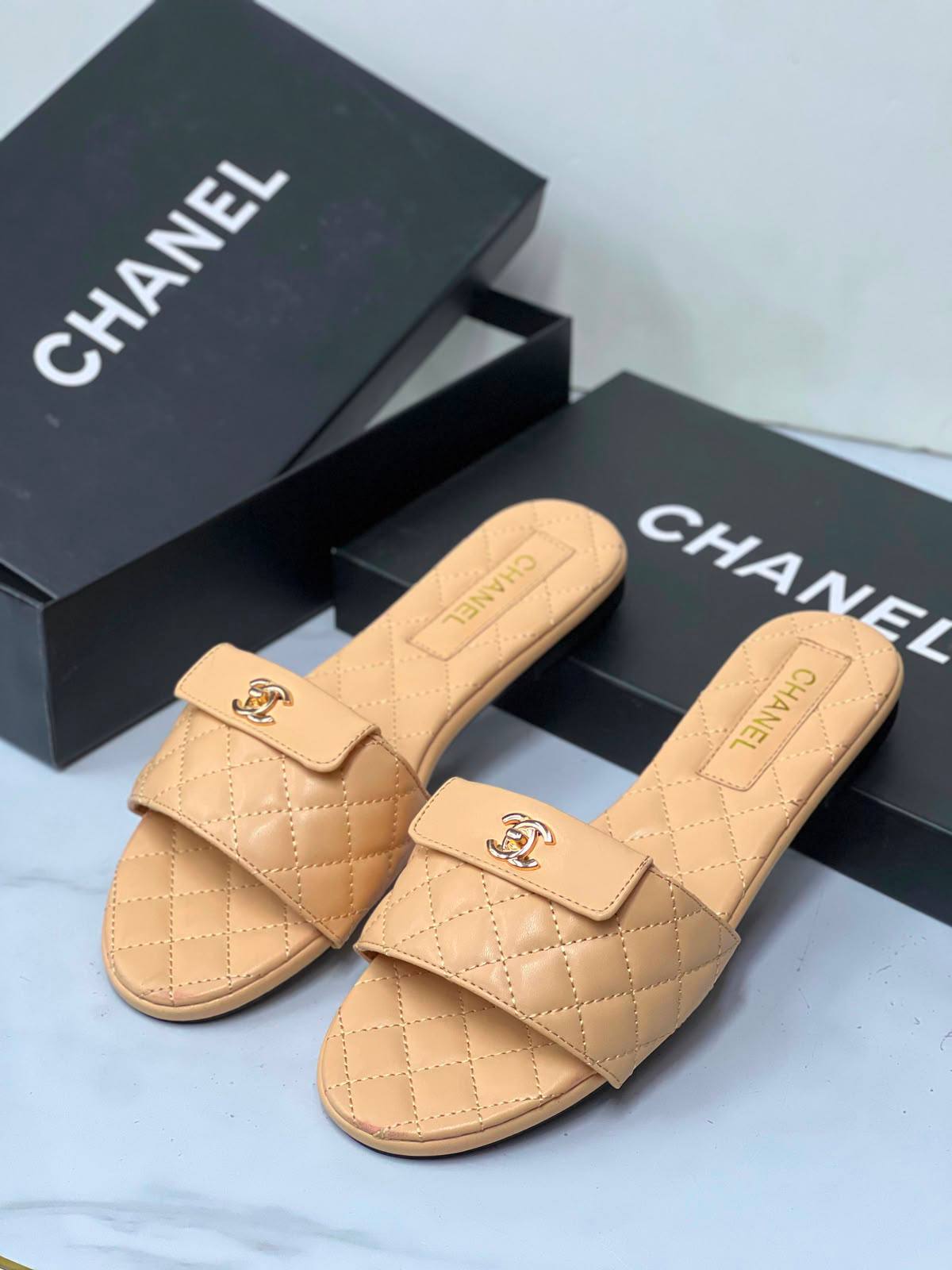 CHANEL 
SIZE 36-41
100 dhs✅

Zain21
♥️♥️♥️