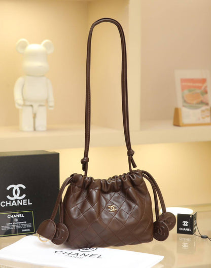 Chanel
95 dhs🇦🇪🇦🇪
with box

Zain38
♥️♥️♥️