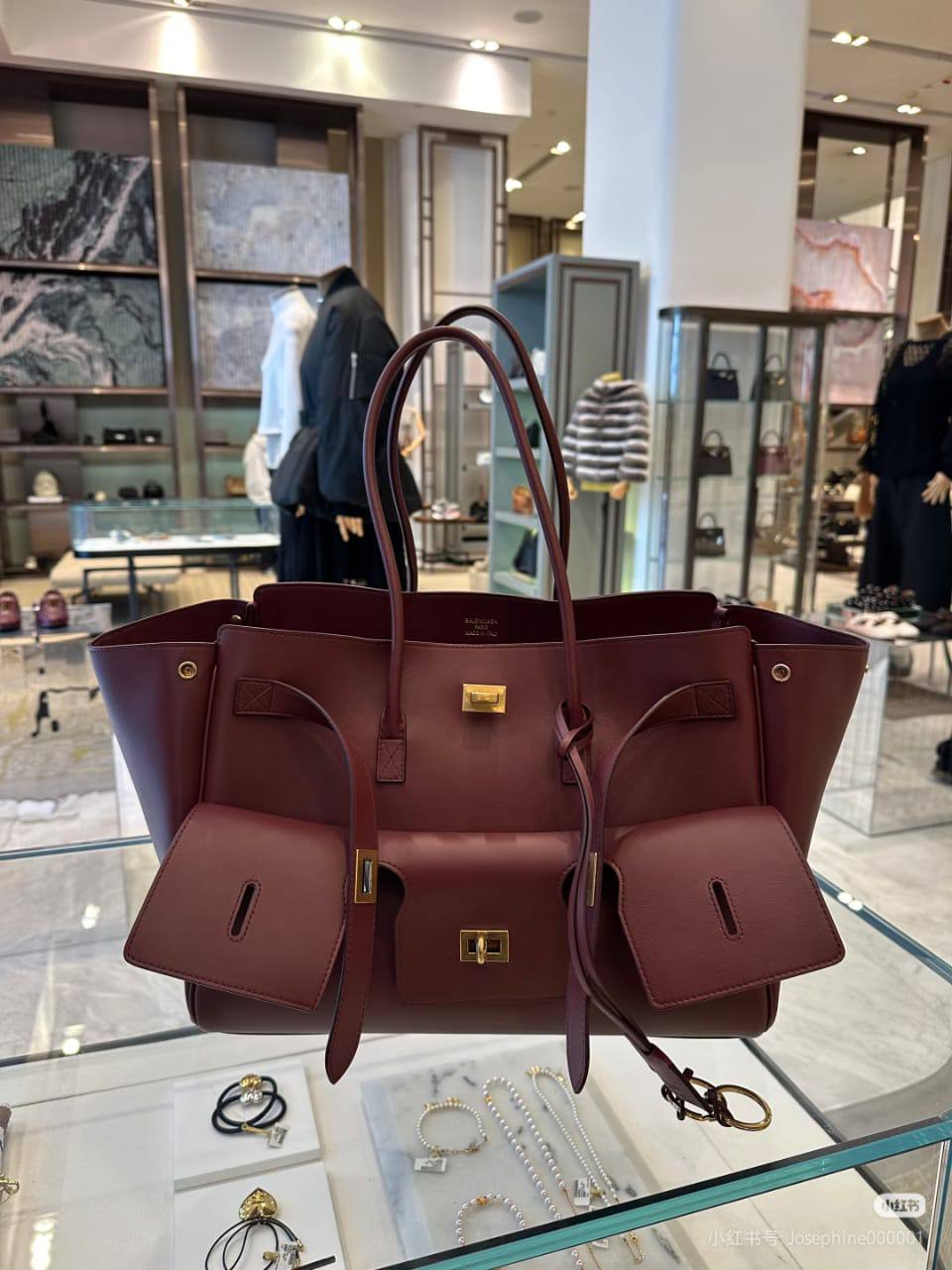 Balenciaga Master
For Price 👇 WTSP Text Zain 0568585901

Zain10
♥️♥️♥️