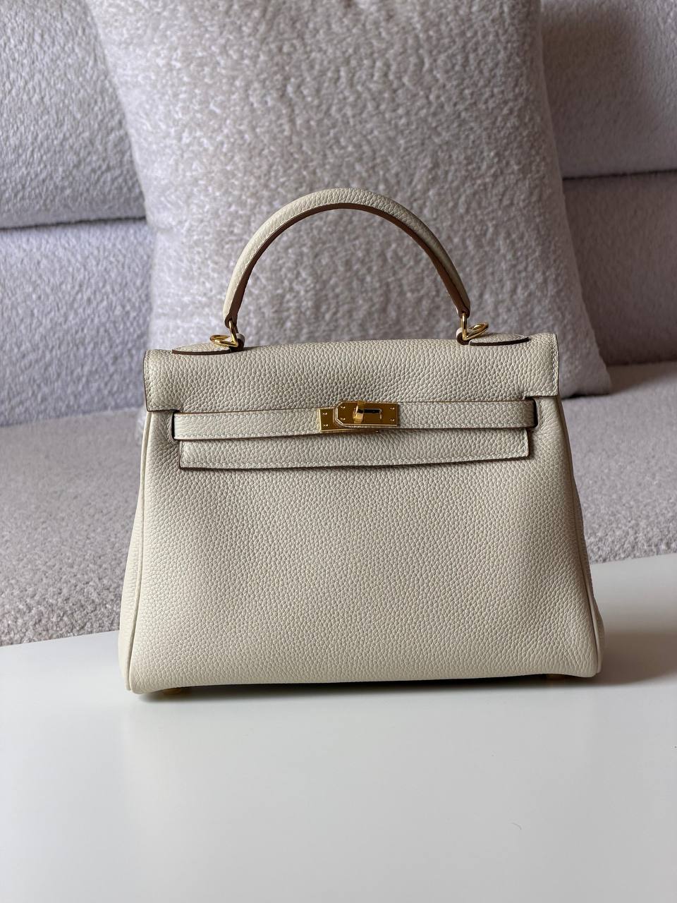Hermes
kelly 25 cm💥Master quality ✅with box📦
440 dhs✅

Zain52
♥️♥️♥️