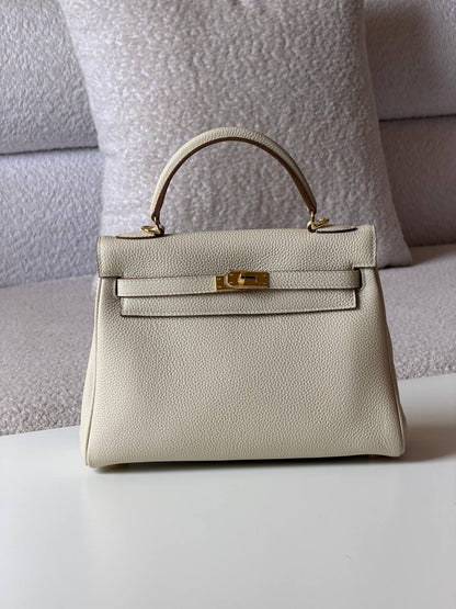 Hermes
kelly 25 cm💥Master quality ✅with box📦
440 dhs✅

Zain52
♥️♥️♥️