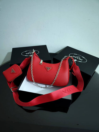 Prada

100 dhs🇦🇪🇦🇪
with box
size 24cm

Zain26
♥️♥️♥️