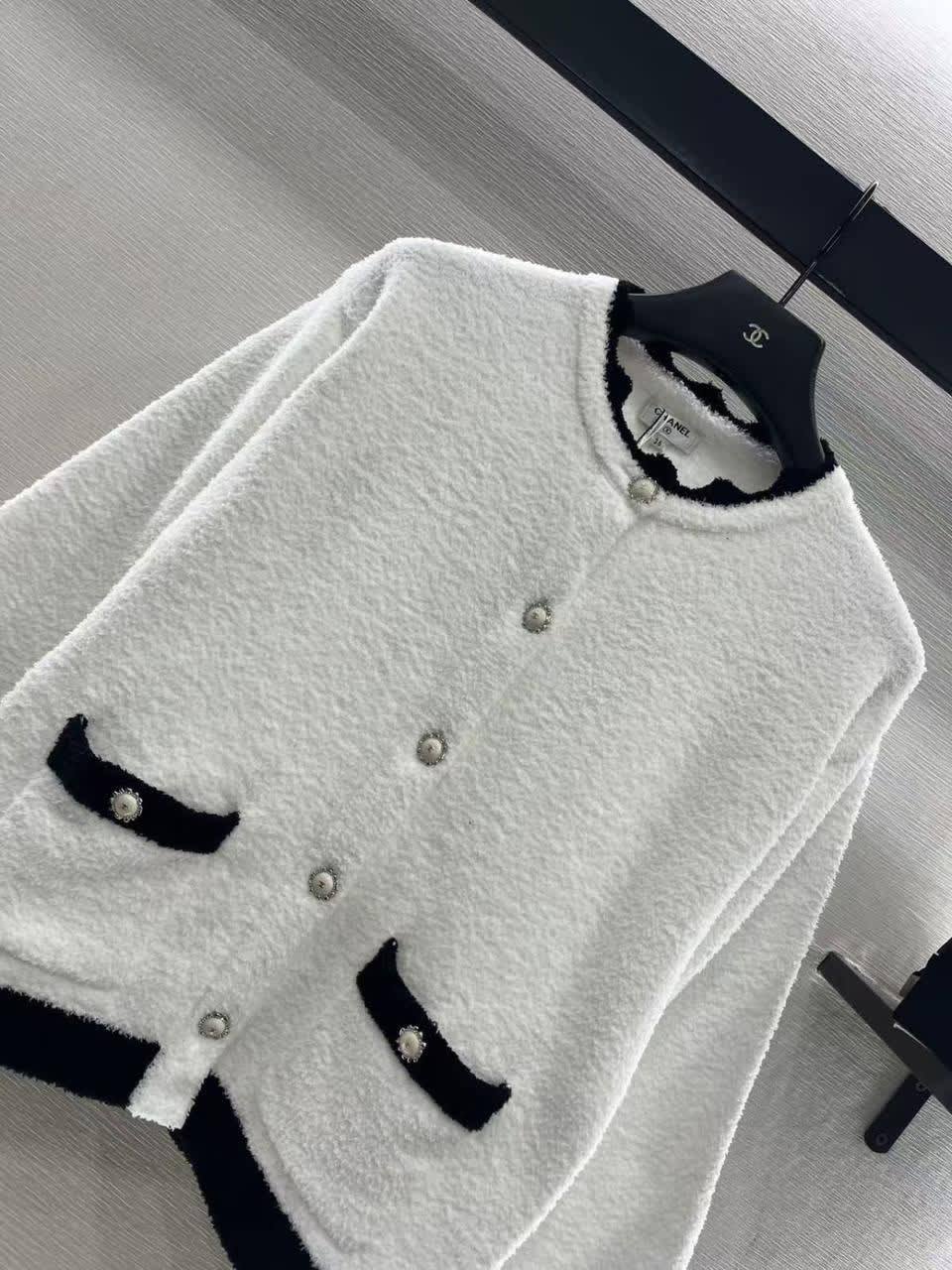 *New collections*                                                
CHANEL

Super Master quality
Sizes: S M L

780 dhs🇦🇪🇦🇪🇦🇪

Zain308
♥️♥️♥️