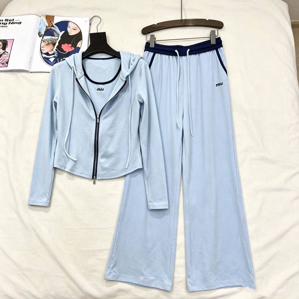 MIU MIU

Super Master quality

Sizes: S M L

470 dhs🇦🇪🇦🇪

Zain308
♥️♥️♥️