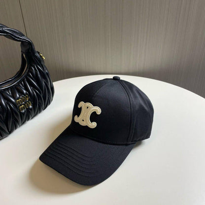 Celine Master Cap 
90 dhs❣️

Zain33
♥️♥️♥️