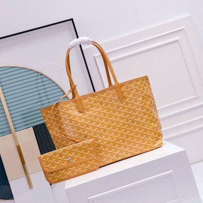 GOYARD 

BIG SIZE 

HIGH QUALITY 


WITH BOX 
🎁🎁🎁

95 dhs✅

Zain39
♥️♥️♥️